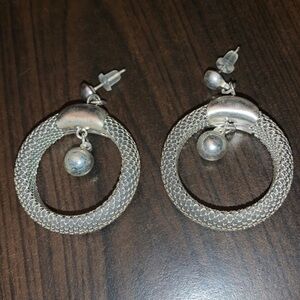 SILVER MESH HOOPS PIERCED 1”